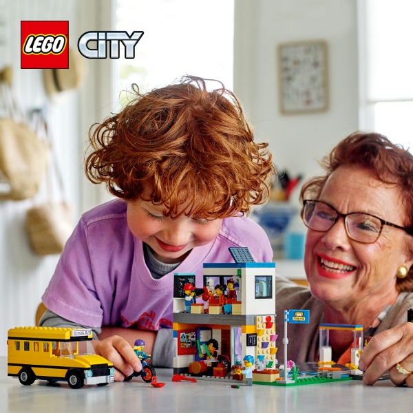 UNIVERSO ENCANTADO - Dia de Escola LEGO CITY – 60329 - LEGO SET