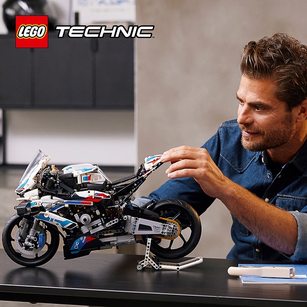 UNIVERSO ENCANTADO - LEGO - BMW M 1000 RR TECHNIC – 42130