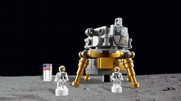 UNIVERSO ENCANTADO - LEGO IDEAS -NASA Apollo Saturno V – 92176 - LEGO SET
