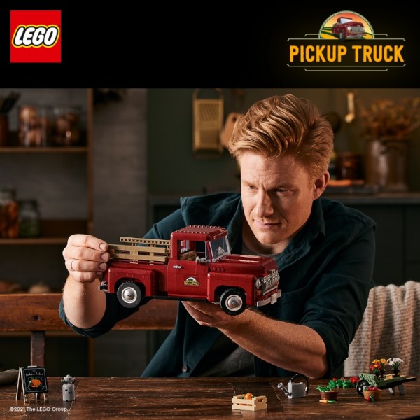 UNIVERSO ENCANTADO - Carrinha Pick-Up CREATOR EXPERT – 10290 - LEGO SET