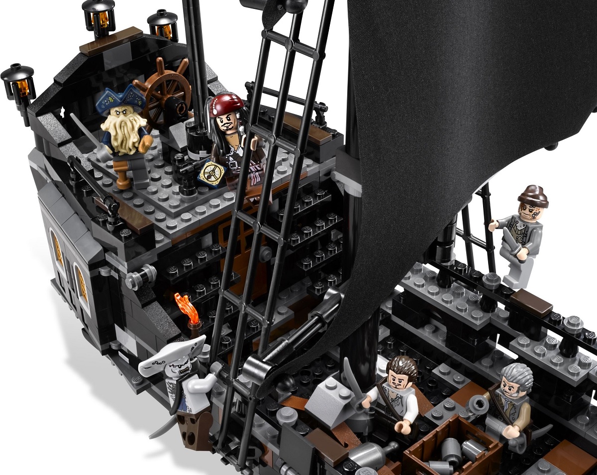 LEGO PIRATAS DAS CARAÍBAS - The Black Pearl - 4184